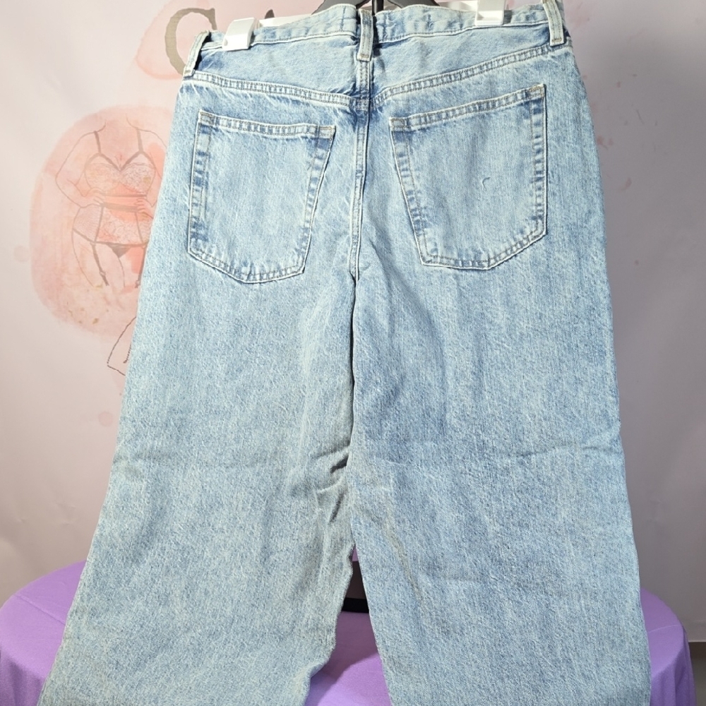 Universal Thread Light Blue Straight Leg Jeans - Picture 8 of 13